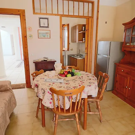 House Cecilia In *